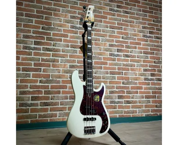 SIRE - MARCUS MILLER P7 ALDER WHITE