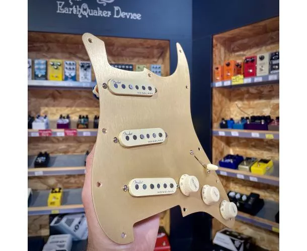 FENDER - KIT ULTRA NOISELESS STRAT + PLAQUE