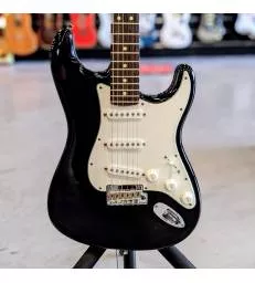 FENDER STRATOCASTER...