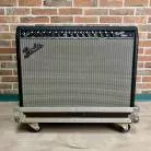 FENDER  - TWIN AMP + CASE