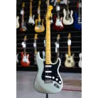FENDER - STRATOCASTER  JAPAN PLUS HOUSE