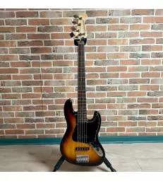 SQUIER - BASS AFFINITY V