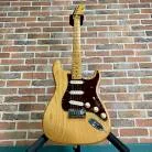 FENDER - STRATOCASTER AMERICAN ULTRA ASH MN + ETUI ET ACCESSOIRES