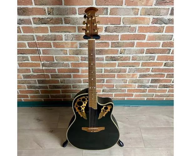 OVATION - CELEBRITY DELUXE CC268 DE 1995 + CASE OVATION RIGIDE