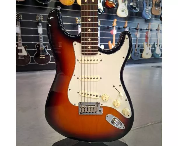 FENDER - STRAT US 1996 AVEC ETUI