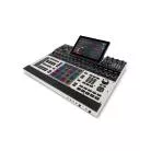 AKAI PROFESSIONAL - STATION DE PRODUCTION AUTONOME ECRAN TACTILE 10.1", 16 PADS MPCE, 16 ENCODEURS