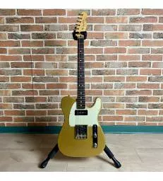FENDER - MADE IN JAPAN...