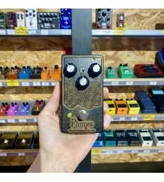 EARTHQUAKER DEVICES -...