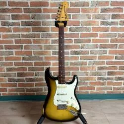 FENDER - STRATOCASTER USA...