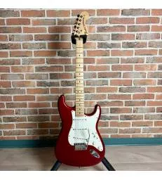 FENDER - STRATOCASTER...