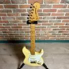 FENDER - STRATOCASTER VINTERA II 70'S WHITE BLONDE