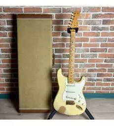 FENDER STRATOCASTER CUSTOM...