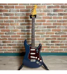 FENDER - AMERICAN...