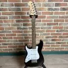 SQUIER - MINI LH BLACK + HOUSSE FENDER MINI