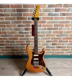 FENDER - MICHAEL LANDAU...