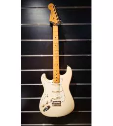 FENDER - AMERICAN STANDARD...